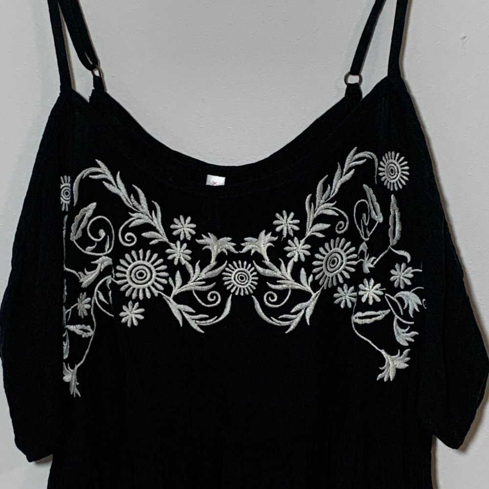 Xhilaration Embroidered Black Cold Should Top Size S - Picture 5 of 12